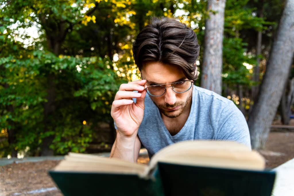 Common Presbyopia Symptoms